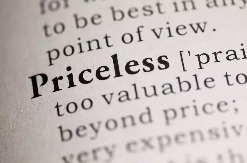Apa Bedanya Worthless dan Priceless - Kampung Inggris