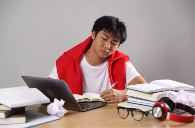 Mau Kuliah ke Luar Negeri? Ini Strategi Rahasia Tembus Skor TOEFL 550 dalam 3 Bulan - Kampung Inggris